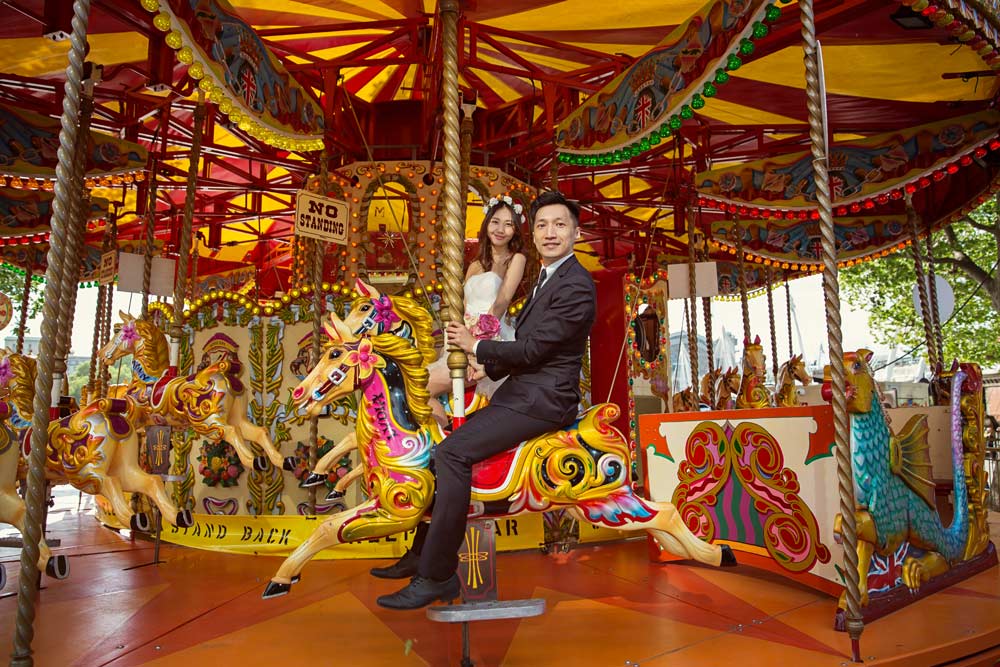 Merry-go-round_photo_at_London_Southbank