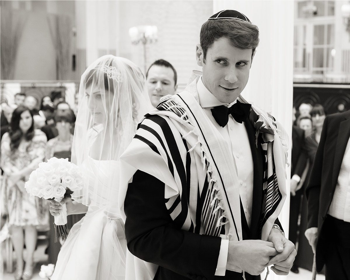 Jewish wedding ceremony at Waldorf Hilton Hotel London