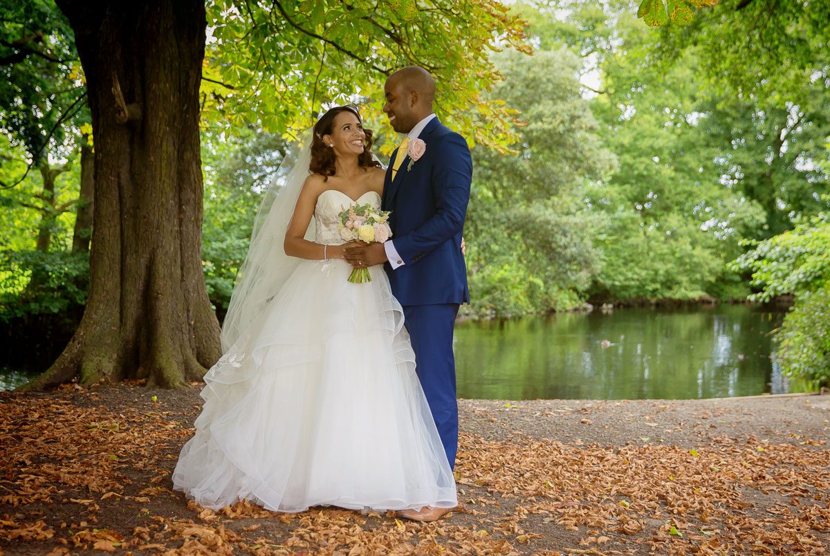 Wedding couple in grounds of Belair House Dulwich image